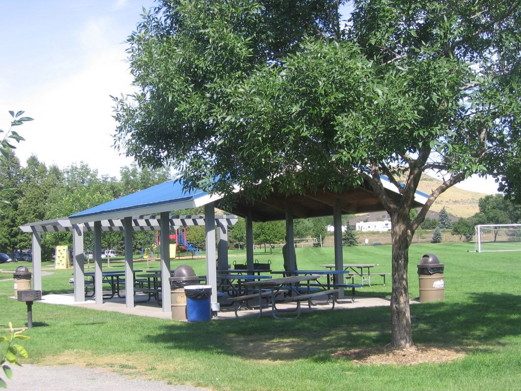 Applewood-Park-shelter