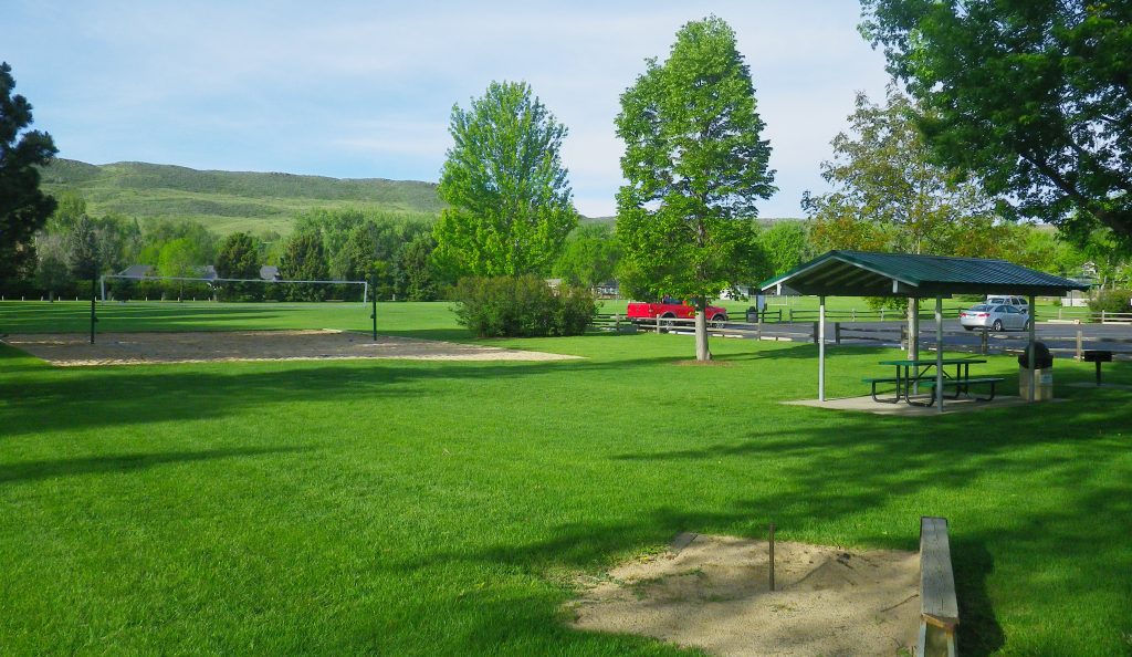 Maple-Grove-volleyball-court-2